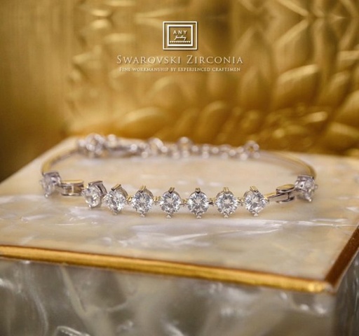 B1653 Swarovski Zirconia Bangle
